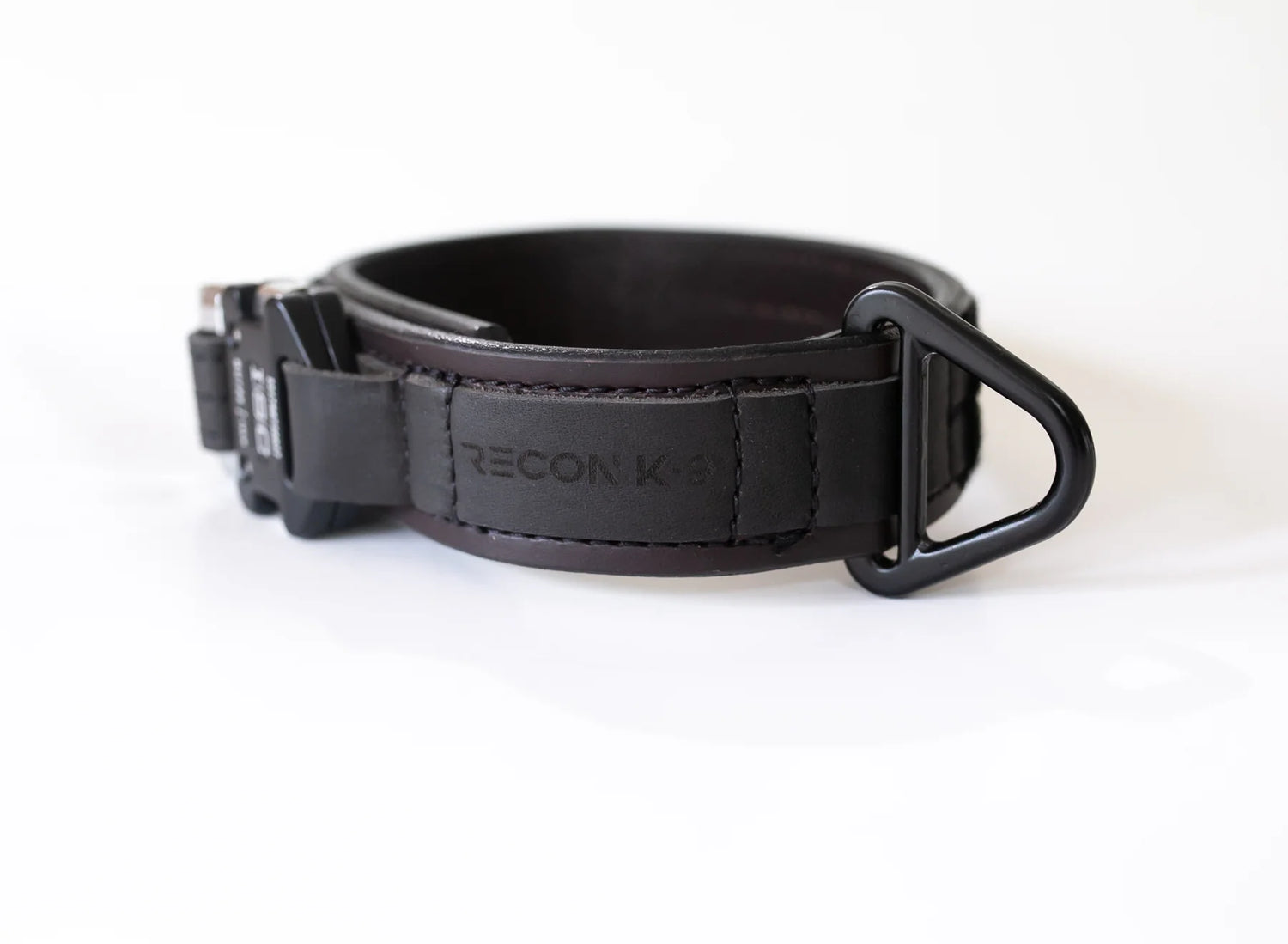 Läderhalsband med superstarkt ISC spänne - Leather Agitation Collar